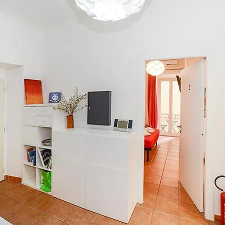 بيت ضيافة Be First