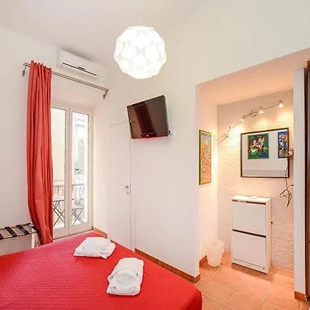 Be First ゲストハウス 3*