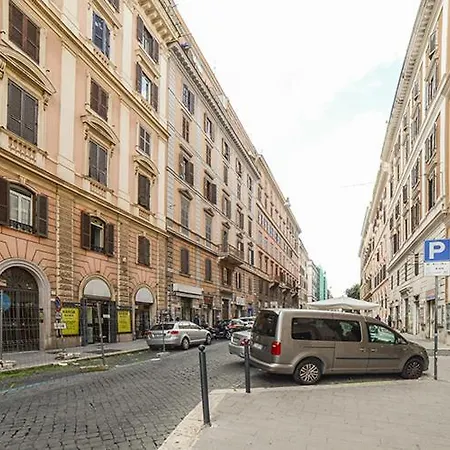 Be First 招待所 罗马