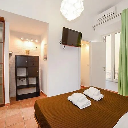 招待所 Be First 罗马